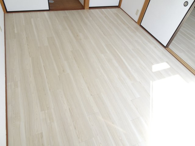 ラポールおおいＡの和室