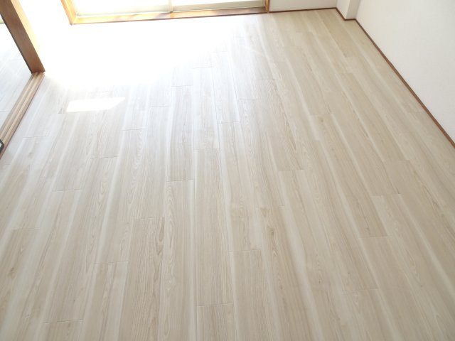 ラポールおおいＡの和室