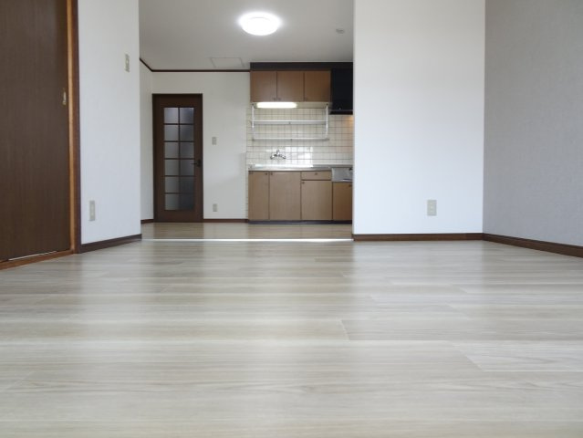 ラポールおおいＡの居間・リビング