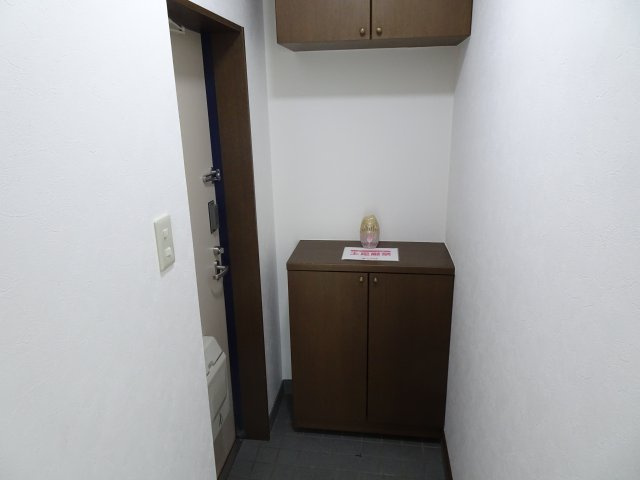 ラポールおおいＡの玄関