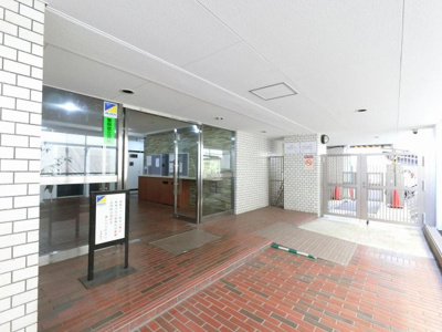 【エントランス】 | 山下公園サンライトマンション壱号棟 | みなとみらい線「元町・中華街」駅徒歩2分、JR根岸線「石川町」駅徒歩12分！