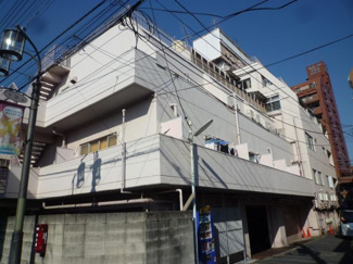 【外観】 | 商店街沿いのＲＣ造の物件です。