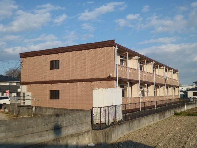 総社市溝口のアパートの外観