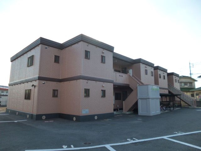 総社市溝口のアパートの外観