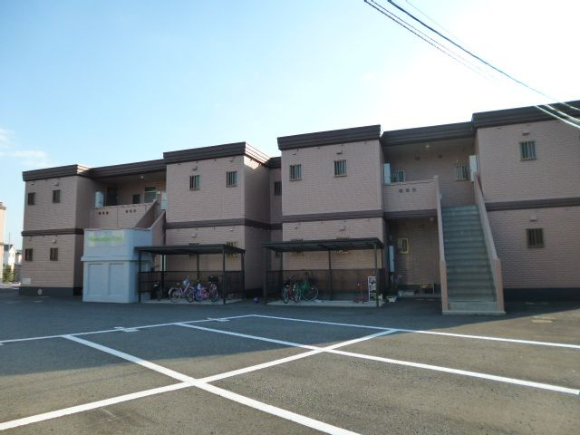 総社市溝口のアパートの外観