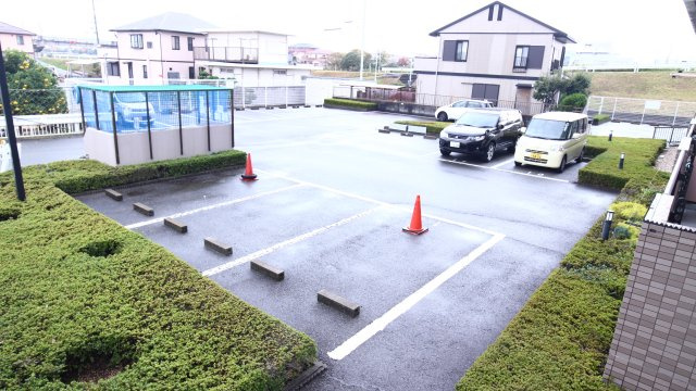 ボヌール安井の駐車場