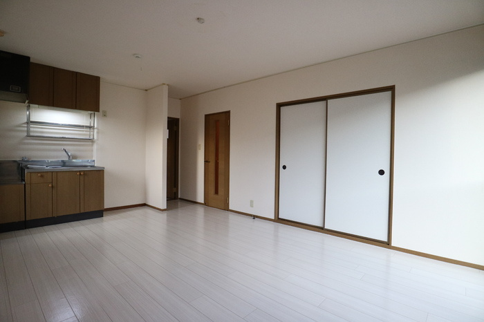 アベニュータツミの居間・リビング