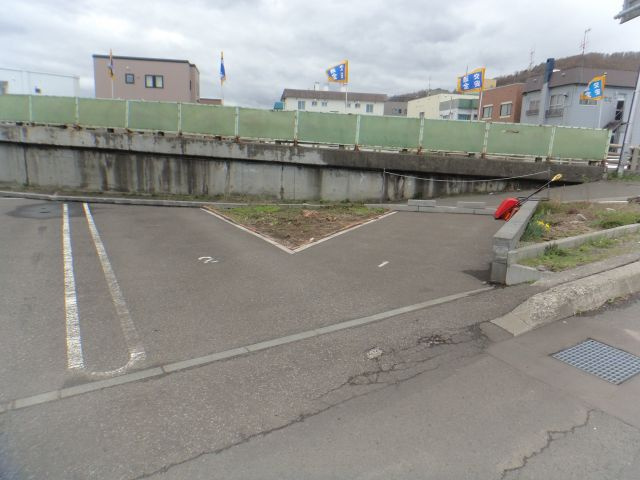 シャーメゾンレポルトの駐車場