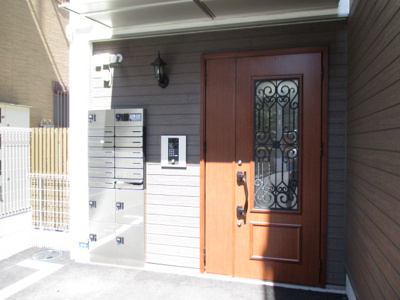 【エントランス】 | FUNs遊園Ⅰ/ファンズ遊園Ⅰ | 共用エントランスは不審者の侵入を未然に防ぐオートロック付き！防犯対策充実しています◎
