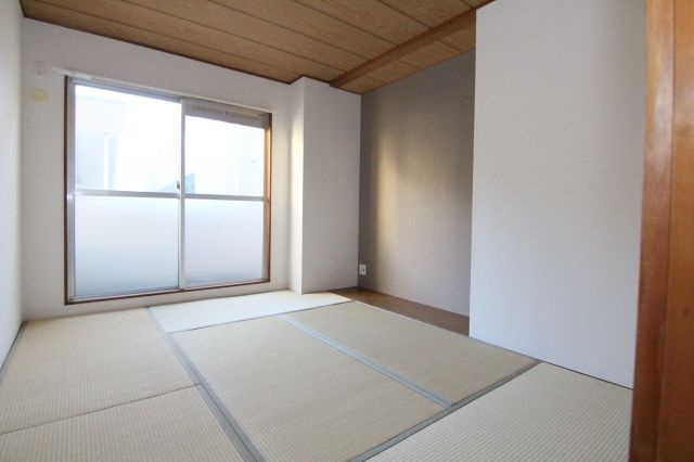メゾンタチバナＡ棟の和室