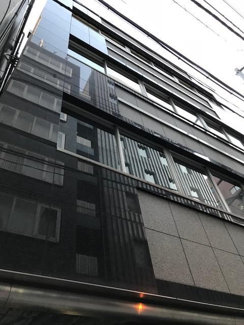 センダビルの外観