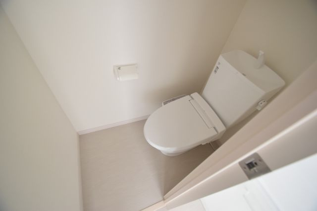 リブリ・スウィートホームのトイレ|落ち着いた色調のトイレです