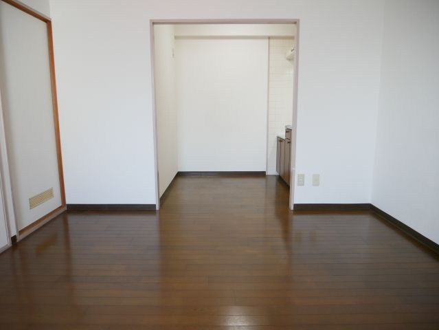 【居間・リビング】 | ピアー依奈 | 使いやすいリビングです