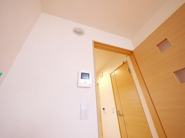 レジデンス芝辻のセキュリティ|モニター付きインターホンです