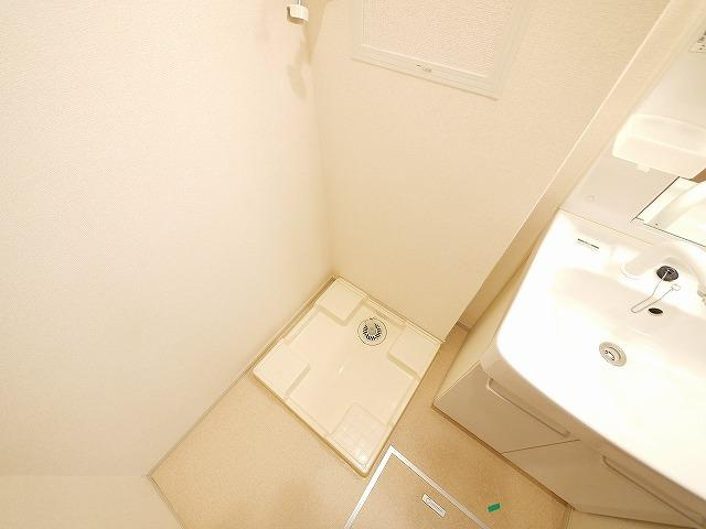 レジデンス芝辻の設備|洗濯機置き場です