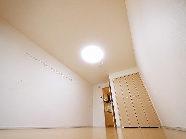 レジデンス芝辻の洋室|きれいな洋室です