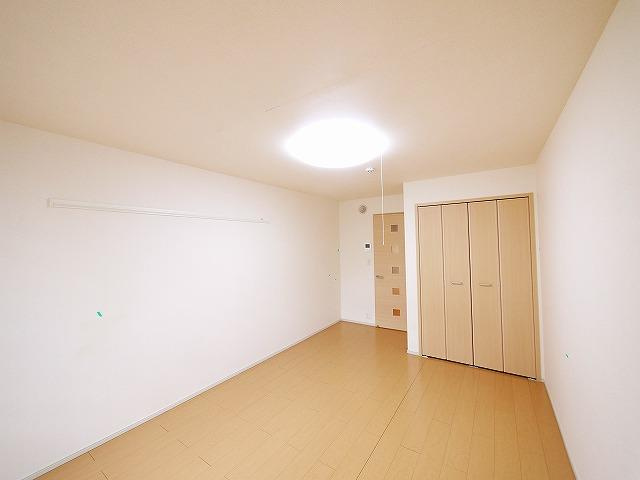 レジデンス芝辻の寝室|ゆとりの広さです
