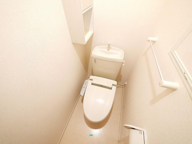 レジデンス芝辻のトイレ|コンパクトで使いやすいトイレです