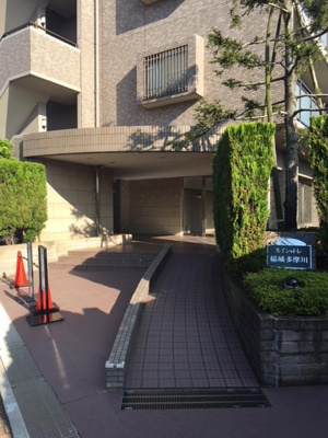 【エントランス】 | ルイシャトレ稲城多摩川