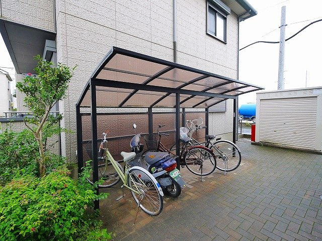 フォレストS2のその他共用部分|屋根付き駐輪場