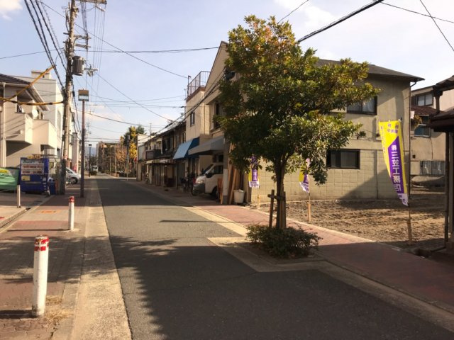 グラッド・タウン放出の周辺