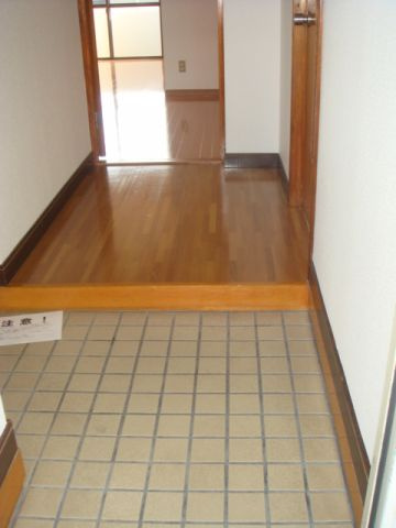 バンベールハウスA棟の玄関