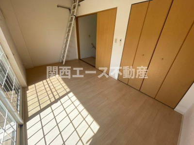 【洋室】 | ヴィラカレラ菱江