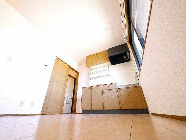 ビューテラス　Ｂ棟（梅美台）の居間・リビング|ゆったりとしたリビングです