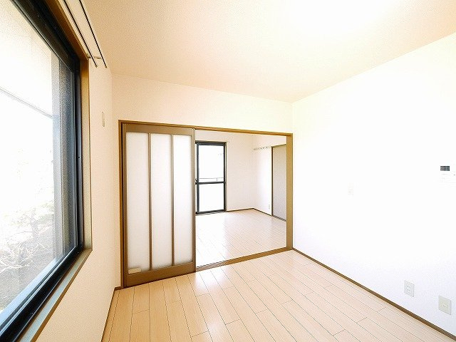 ビューテラス　Ｂ棟（梅美台）の居間・リビング|使いやすいリビングです