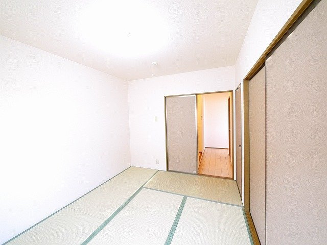 ビューテラス　Ｂ棟（梅美台）の和室|和室、ちょっとしたくつろぎスペースにいかがでしょうか