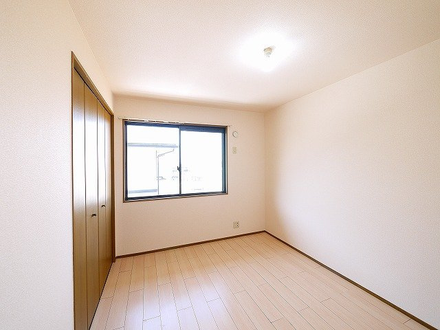 ビューテラス　Ｂ棟（梅美台）の洋室|使い勝手のいい洋室です