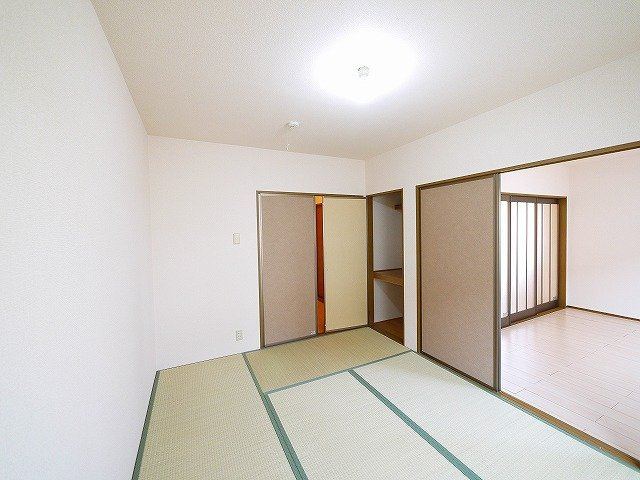 ビューテラス　Ｂ棟（梅美台）の和室|きれいな和室です