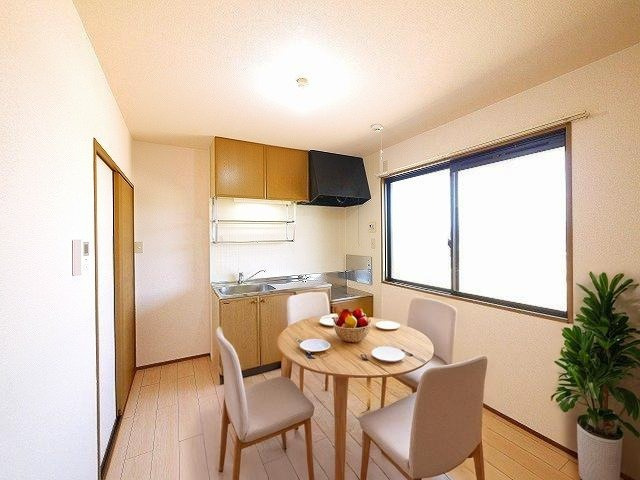 ビューテラス　Ｂ棟（梅美台）の居間・リビング|CGで家具等を配置したもので家具等は含まれません