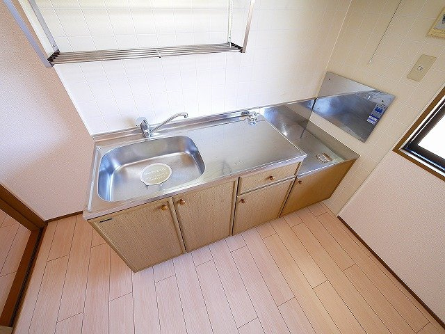 ビューテラス　Ｂ棟（梅美台）のキッチン|コンパクトなキッチンで掃除もラクラク