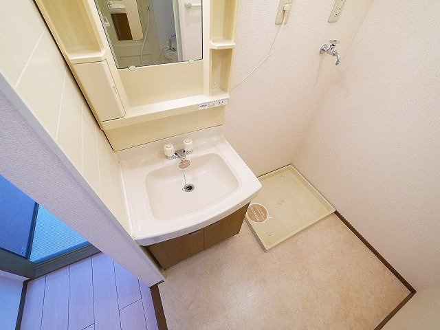 ビューテラス　Ｂ棟（梅美台）の洗面所|コンパクトで使いやすい洗面所