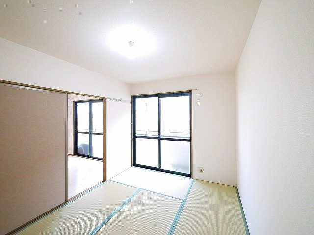 ビューテラス　Ｂ棟（梅美台）の和室|和室です