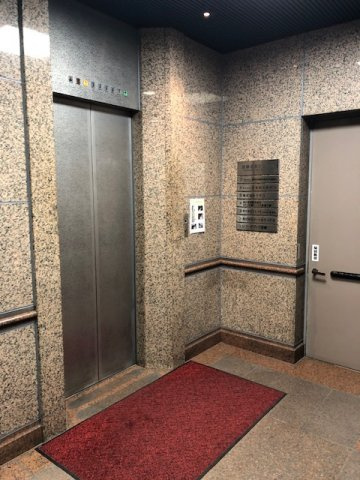 京橋北見ビル　西館のロビー