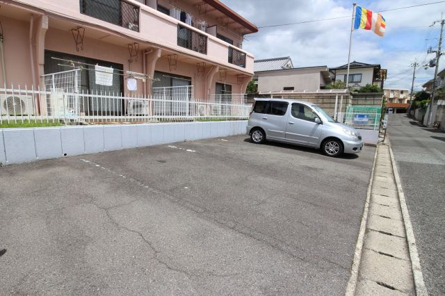 メゾン池上Ⅱの駐車場