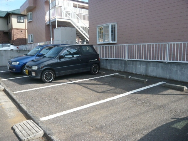 エルデムコーヨーＡの駐車場