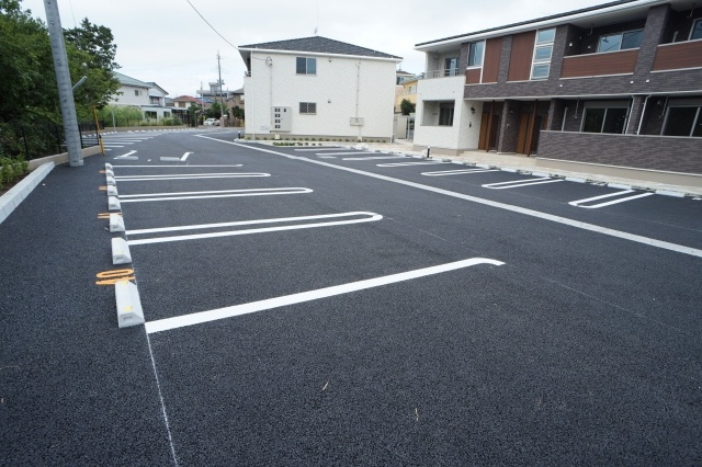 グラースⅢの駐車場