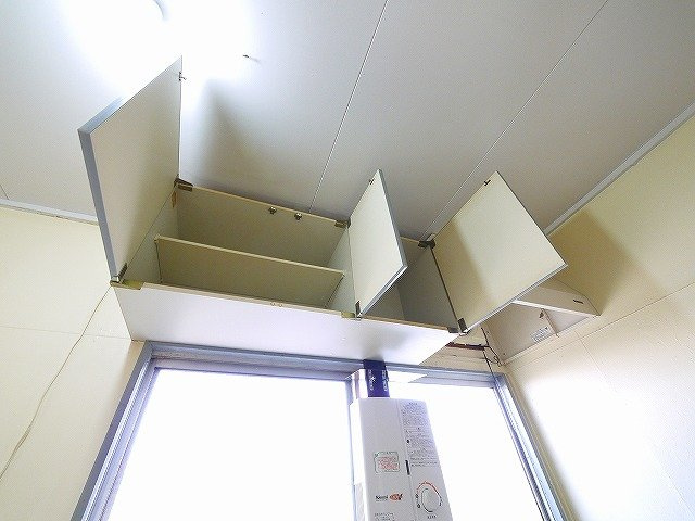 離宮苑のキッチン|コンパクトなキッチンで掃除もラクラク
