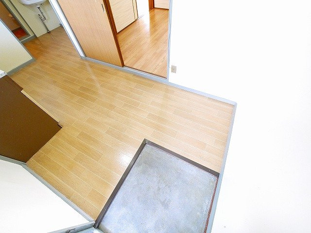 離宮苑の玄関|収納もある玄関です