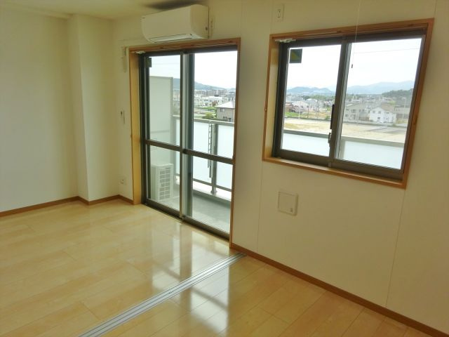 OTO寺家駅前の洋室