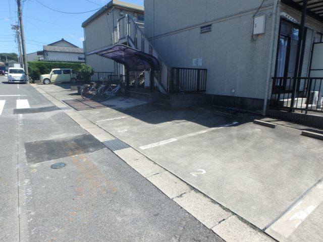 モナークＢ棟の駐車場