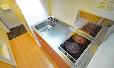 【キッチン】 | エクスプレッシブ | ２口電気コンロ完備