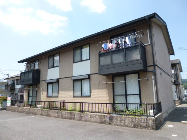 倉敷市徳芳のアパートの外観