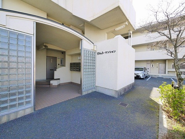 まあぁろ～マンションのエントランス|建物の内部です
