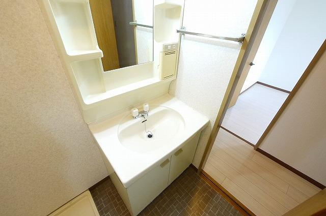 まあぁろ～マンションの洗面所|忙しい朝には欠かせない洗面所です