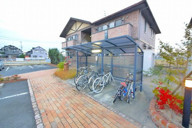 カーサフルーレⅠのその他共用部分|屋根付きの駐輪場です