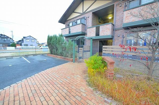 カーサフルーレⅠのエントランス|アパートの顔であるキレイなエントランスです